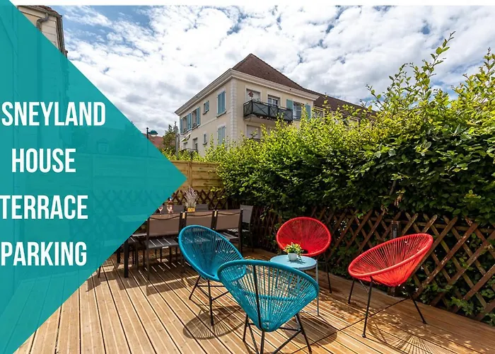 Disneyland House - Terrace - Sunny - Parking